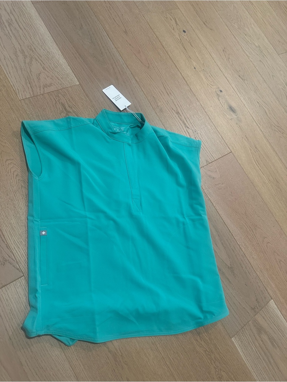 Figs surgical green scrub set - Picture 2 of 3